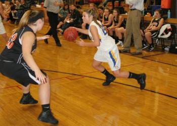Brooke Alley, senior captain of the 2013-2014 Lady Seahawks basketball team, will be called upon for her leadership this season. Here she is looking to penetrate into the lane against Gardiner in Monday’s preseason scrimmage. KEVIN BURNHAM/Boothbay Register Alley