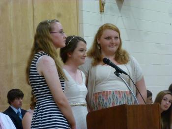 Eve Dolloff, Hailey Greenleaf and Lillian Sherburne (Chorus award winners) singing One Direction’s “The Story of My Life.” KATRINA CLARK/Boothbay Register