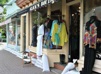 The Ritz and Slick’s Boutique have sandbags piled out front as a precaution. KATRINA CLARK/Boothbay Register