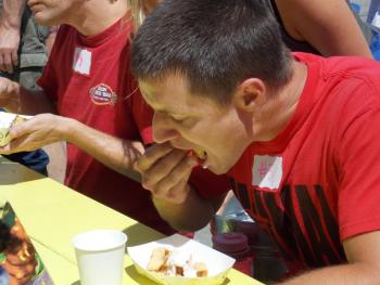Winner Scott Isaac polishes off his waffle in the first round. KATRINA CLARK/Boothbay Register