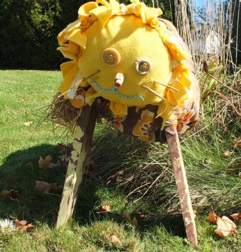 This lion shared a lawn with a funny-faced jack-o’-lantern at the home of Jessica Nadeau and Jon Miller. SUZI THAYER/Boothbay Register