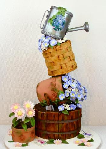 Patricia Moroz made this garden cake for a Coastal Maine Botanical Gardens event. Courtesy of Mike Moroz