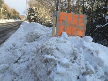 free snow sign, Wiscasset