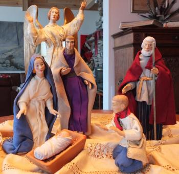 Nativity carved by Hanna Weil Fischer-Binder