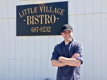 Tony Bickford outside his successful restaurant in Wiscasset on his year anniversary. SUZI THAYER/Boothbay Register