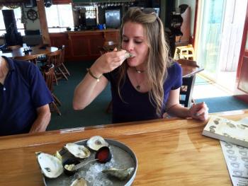 Jennifer Lewis says she loves raw oysters. SUZI THAYER/Boothbay Register