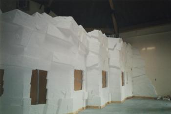 Elaine Jones designed the walls of the aquarium to resemble the rocky coastline of Maine. Courtesy of Elaine Jones