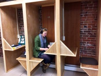 A cozy work space booth at BUZZ MAINE. SUZI THAYER/Boothbay Register