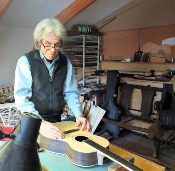Rob Dmitrieff of Big Wave Guitars