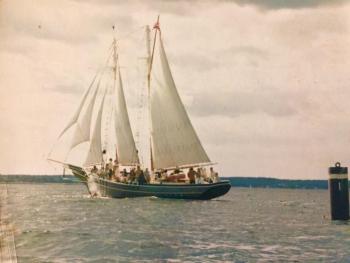 The Mary E under full sail. Courtesy of Lucinda (Morse) Witt