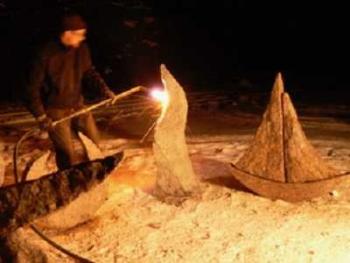 Obie Buell demonstrates making stone leaves using upcycled offcuts from the local stone industry at the Maine Coast Stone Symposium Aug. 22 and 23. Courtesy of Margaret Hoffman
Obie Buell Maine Coast Stone Symposium