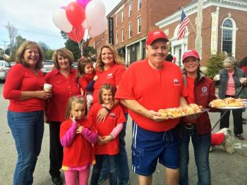 David Gagnon holds a tray of the lobster rolls the family was handing out to the crowd on Red’s Day, Sept. 30. SUZI THAYER/Boothbay Register