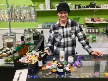 Sarah Gudroe at the counter of Pharmers Market. SUZI THAYER/Boothbay Register