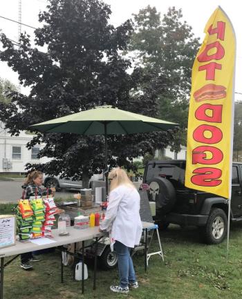 Heidi Leighton’s hot dog stand. KELLIE BIGOS/Boothbay Register