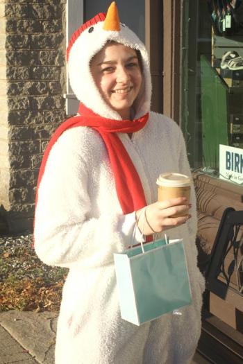 This variety of Early Bird prefers a hot bevvie to um, worms or dew? File photo