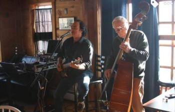 Musicians who showed up to play. Jackie Barnicoat photo