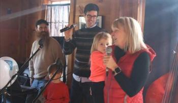 The family that “karaokes” together .... Jackie Barnicoat photo