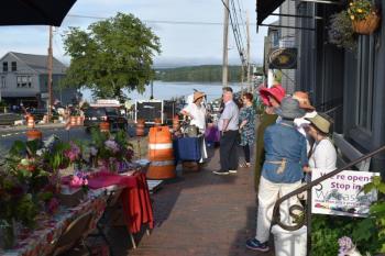 Hats were in fashion. PHIL DI VECE/Wiscasset Newspaper