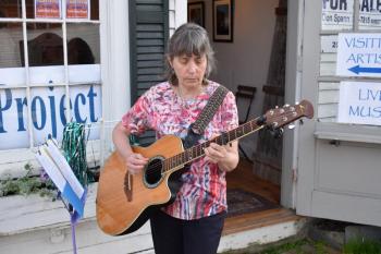 Sylvia Tavares, part of the duo River’s Edge. PHIL DI VECE/Wiscasset Newspaper