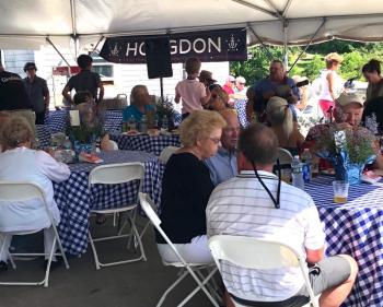 The shade was the place to be. JENNY BENNETT/Boothbay Register