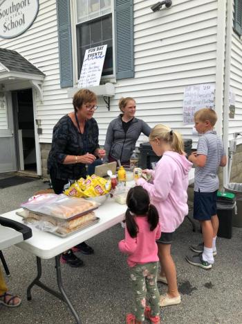 Snack time. JENNY BENNETT/Boothbay Register