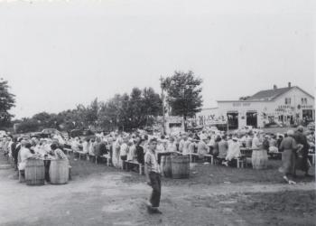 A July 1954 view looking west across Boothbay Center’s Common to Leavitt’s Garage, where Bob Goodspeed worked in the early 1950s. The occasion is Lobster Time, a Boothbay Center PTA fundraiser for the soon-to-be region high school’s library/study hall. During the event and festival, 615 people were served. Courtesy of the Boothbay Region Historical Society