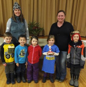 Edgecomb Eddy School kindergartners receive Best in Show Dec. 6 in the Charlie Brown Christmas Tree Decorating Contest. BILL PEARSON/Boothbay Register