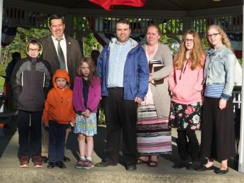 The Lewis family of Whitefield attended Barters Island Baptist Church Pastor Rich Azud’s first “Church on the Common” service May 31 in Boothbay. Pictured from left, Benjamin Lewis, Noah Lewis, Pastor Rich Azud, Emma Lewis, Bryant Lewis, Candace Lewis, Abigail Lewis and Isabelle Lewis. BILL PEARSON/Boothbay Register