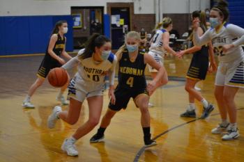 Glory Blethen needed 16 points entering the Lady Seahawks’ Feb. 15 game against Medomak Valley and scored 20. BILL PEARSON/Boothbay Register