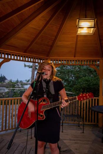 Movie night at Newagen Seaside Inn. Erin Stodder Photography