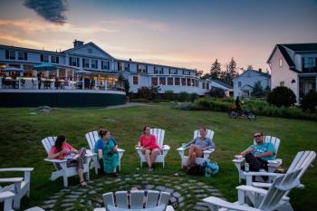 Movie night at Newagen Seaside Inn. Erin Stodder Photography
