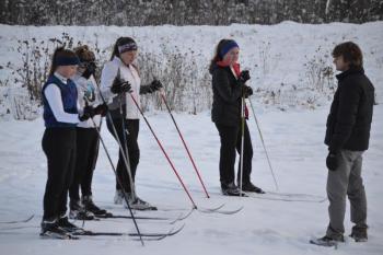 Nick Scott, right, coaches 2017’s Nordic skiing team. File photo