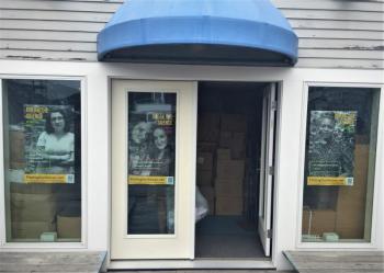 Gimbel’s of Maine, Inc. shines a light on domestic violence. LISA KRISTOFF/Boothbay Register
