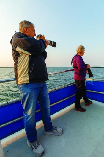 Sunrise Cruise participants. Mike Leonard photo (www.phototourismbymike.com)