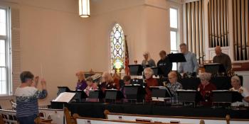 Jamie Knobloch conducting. LISA KRISTOFF/Boothbay Register