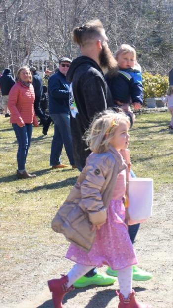Andrew Sloat and his children Melody and Leo. LISA KRISTOFF/Boothbay Register