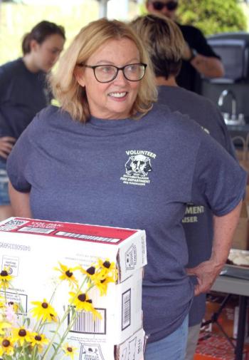 Holly Stover helps out. STEVE EDWARDS/Boothbay Register