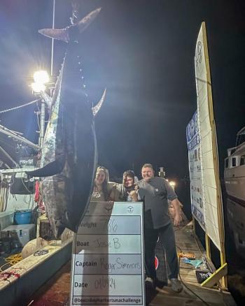 The crew of the Josie B with their tournament-winning tuna, which weighed 786 pounds. Courtesy of Boothbay Harbor Tuna Challenge