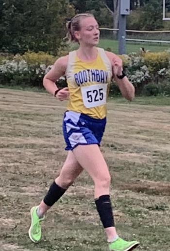 Maddie Orchard. BILL PEARSON/Boothbay Register A girl runner.