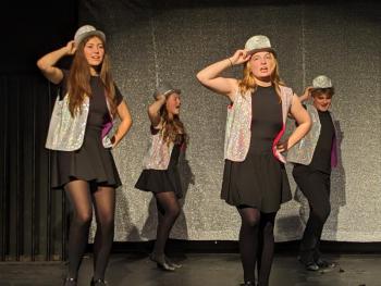 BRHS Drama presents “I Can Do That” CANDI JONETH/Boothbay Register CANDI JONETH/Boothbay Register