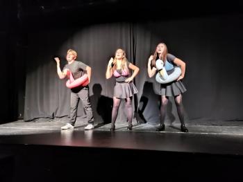 BRHS Drama presents “I Can Do That” CANDI JONETH/Boothbay Register CANDI JONETH/Boothbay Register