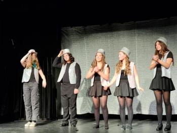 BRHS Drama presents “I Can Do That” CANDI JONETH/Boothbay Register CANDI JONETH/Boothbay Register