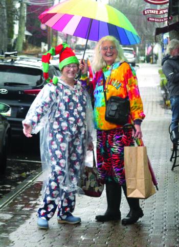 Rain is never a deterrent for an early bird! STEVE EDWARDS/Boothbay Register Rain is never a deterrent for an early bird! STEVE EDWARDS/Boothbay Register