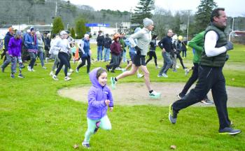 Turkey trot participants.