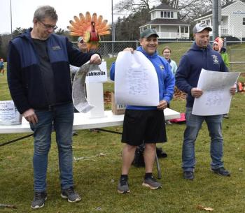 Turkey trot participants.