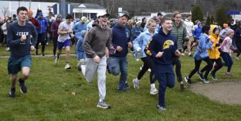Turkey trot participants.