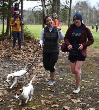 Turkey trot participants.