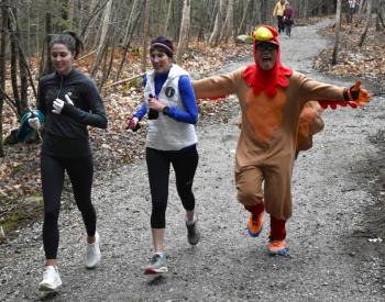 Turkey trot participants.