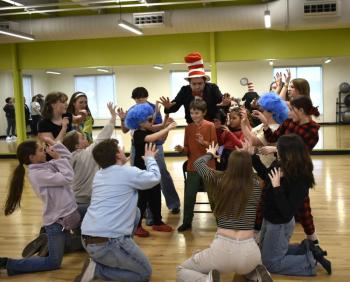 Cat in the Hat (Nick Mirabile) and dancers. LISA KRISTOFF/Boothbay Register