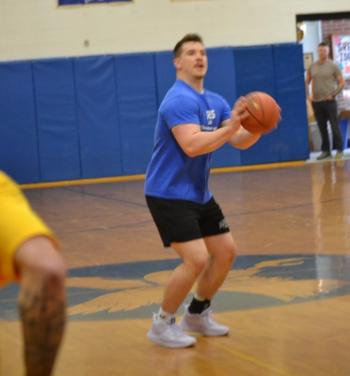 Hunter Crocker lines up a 3. KEVIN BURNHAM/Boothbay Register